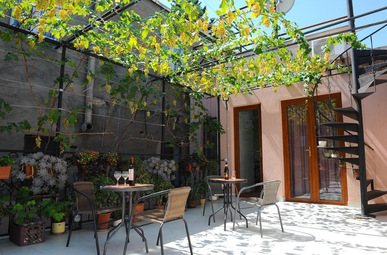 Janika Apartments Τυφλίδα Εξωτερικό φωτογραφία